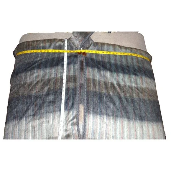 Alpacaloca Ecuadorian Alpaca Blend Cape Shawl Soft Plaid One Size Hooded Button - Picture 9 of 11